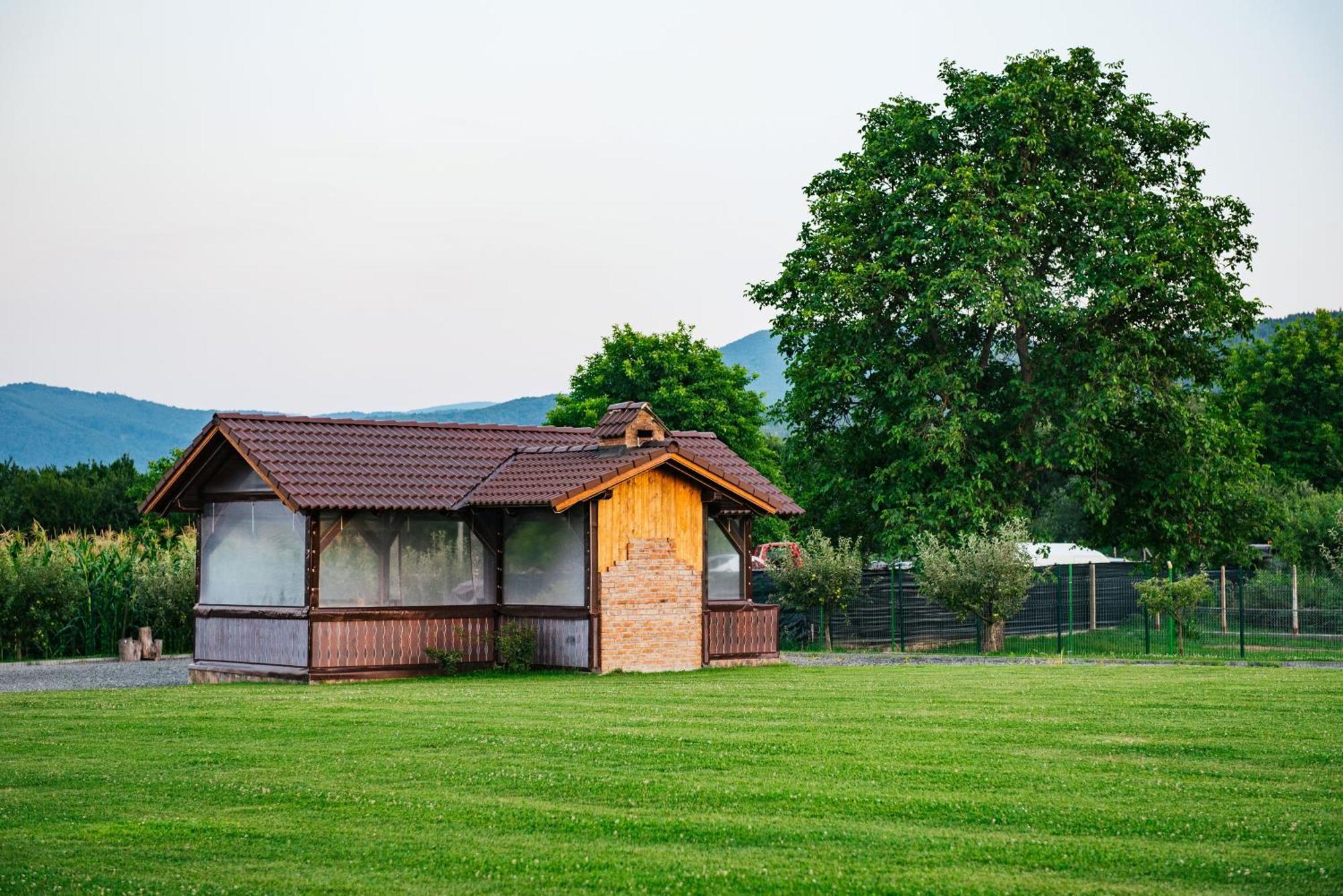 Rai Romanesc Sălişte Exteriör bild